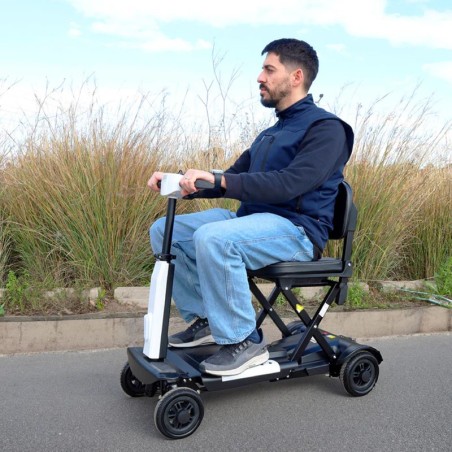 Scooter Eléctrico para Movilidad Reducida Plegable KMINA