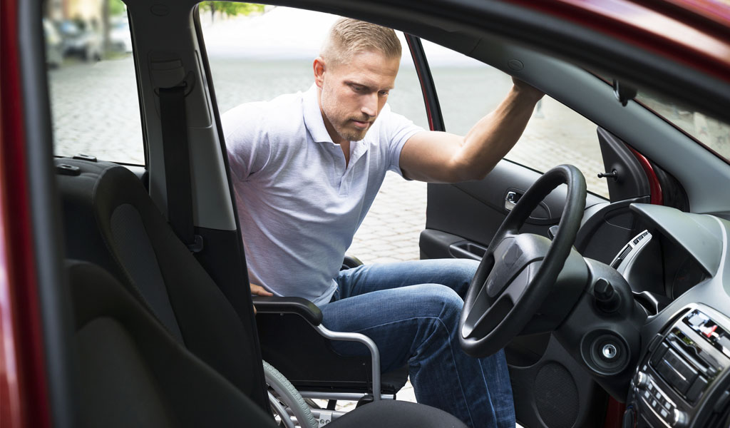 Como pasar de la silla de ruedas al coche