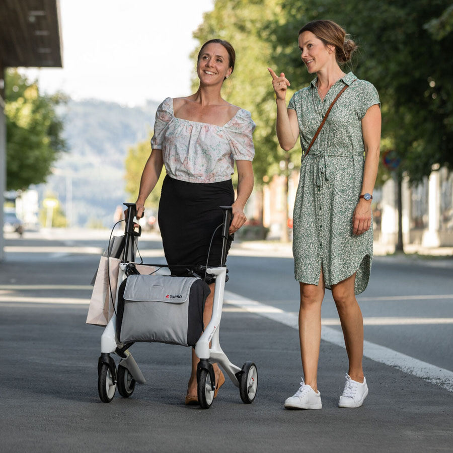 Rollator TOPRO Pegasus carbono Rollator TOPRO Pegasus de carbono ultraligero con diseño escandinavo