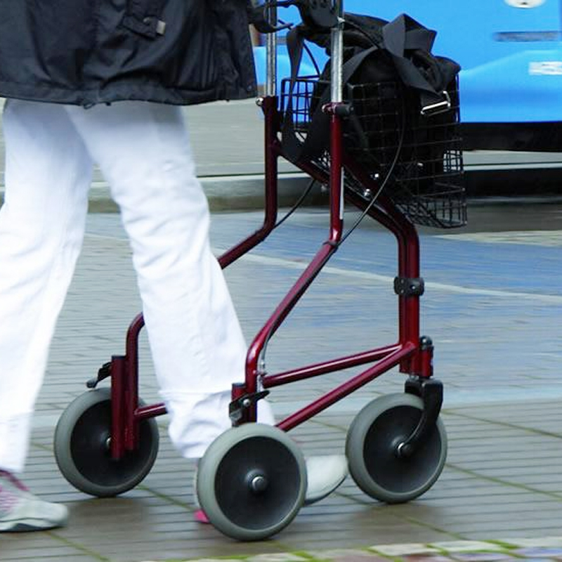 ROLLATOR INVACARE DELTA