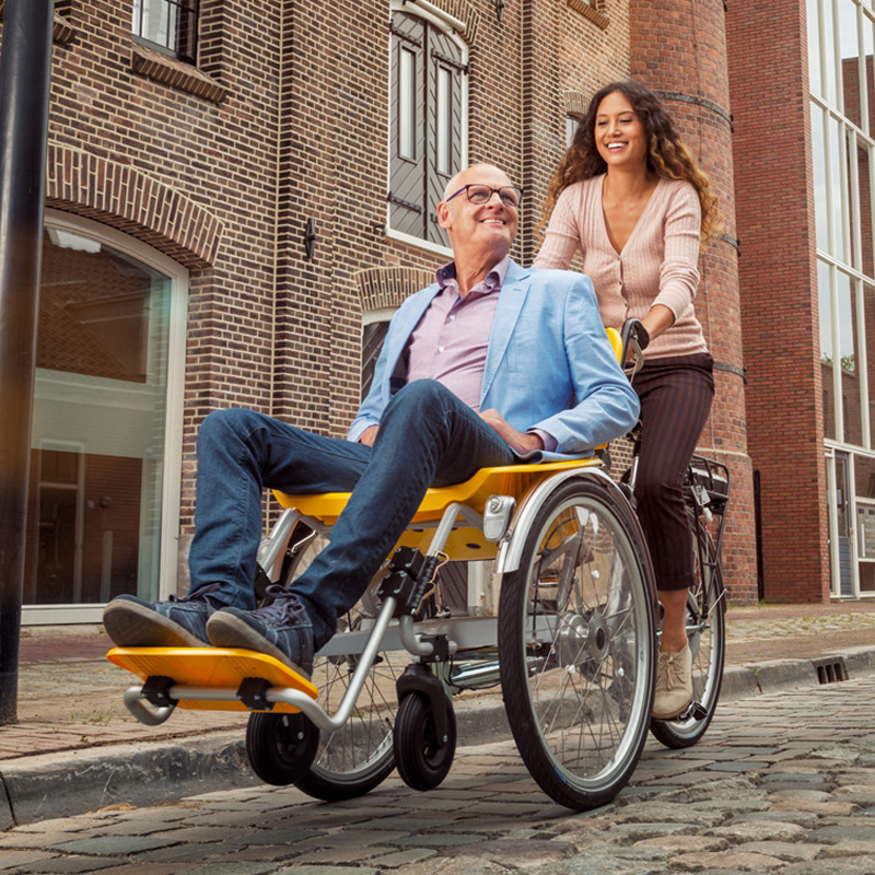 Bicicleta con silla de ruedas
