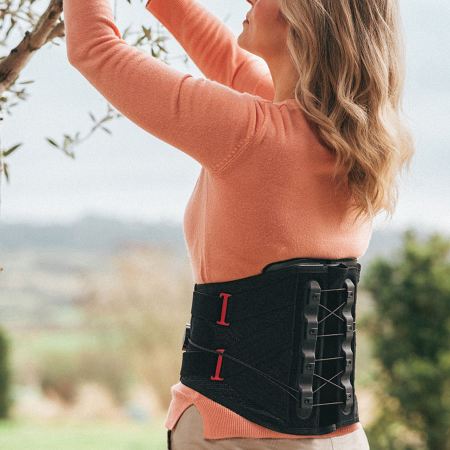 Faja lumbar DonJoy LumboForce 4 con marco rígido de aluminio y cinchas bilaterales