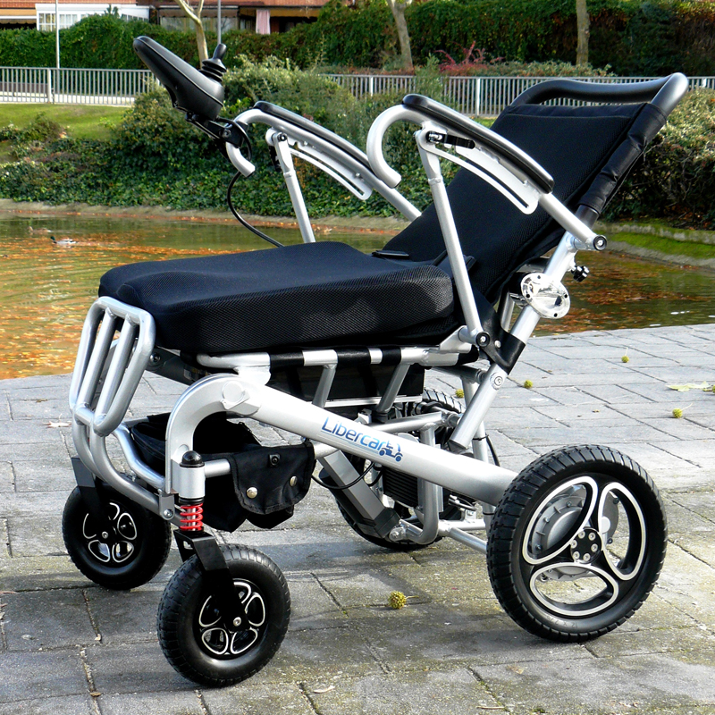 Silla de ruedas eléctrica plegable y ligera